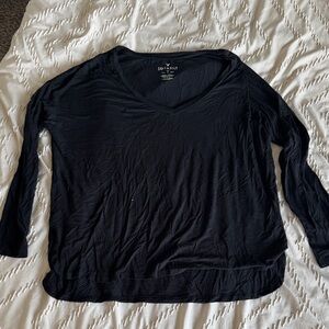 American Eagle Outfitters Black V-Neck Long Sleeve Tee